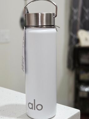 Alo White Stainless Water Bottle with Silver Cap